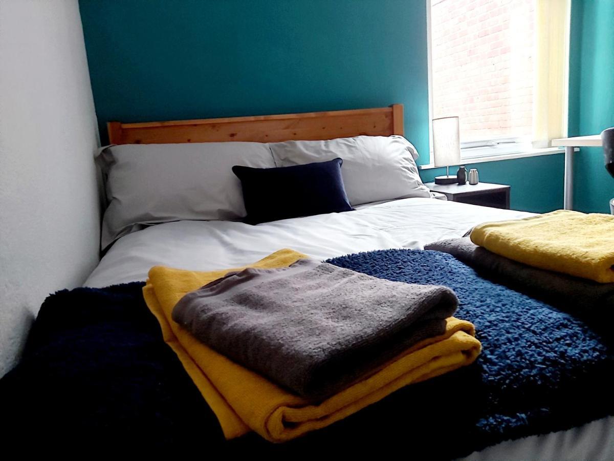 Comfy 4 Bed Home Away From Home Coventry Eksteriør bilde